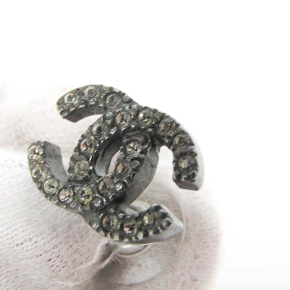 CHANEL Authentic Earrings - Picture 6 of 10